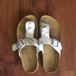 Ardene, size 8, comfortable, smoke free home